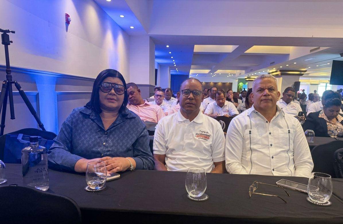 La alcaldesa María Elena Ramos, junto a una gran cantidad de Alcaldes y Alcaldesa, participó en el Congreso Internacional “Municipalidad y Seguridad Vial”.