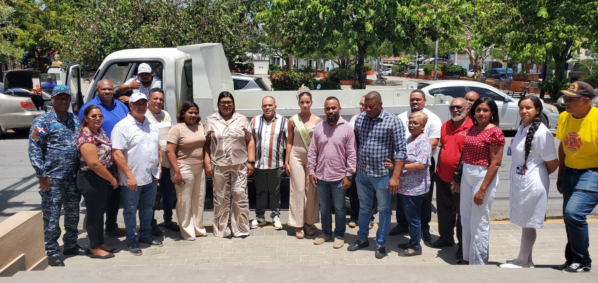 Alcaldía de Imbert Agradece la Donación al Ministro de Turismo, David Collado, por la valiosa donación de un camión volteo 2027
